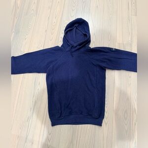 ALO Yoga women’s navy fleece hoodie. Size medium.